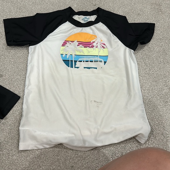 Boys swim top - Picture 11 of 11